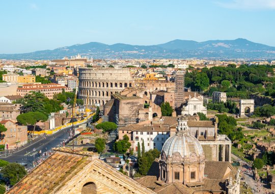 Italialainen ylellisten asuntojen tuotanto ylittää maailmanlaajuiset suuntaukset: Miten Milano ja Rooma pärjäävät taloudellisessa epävarmuudessa