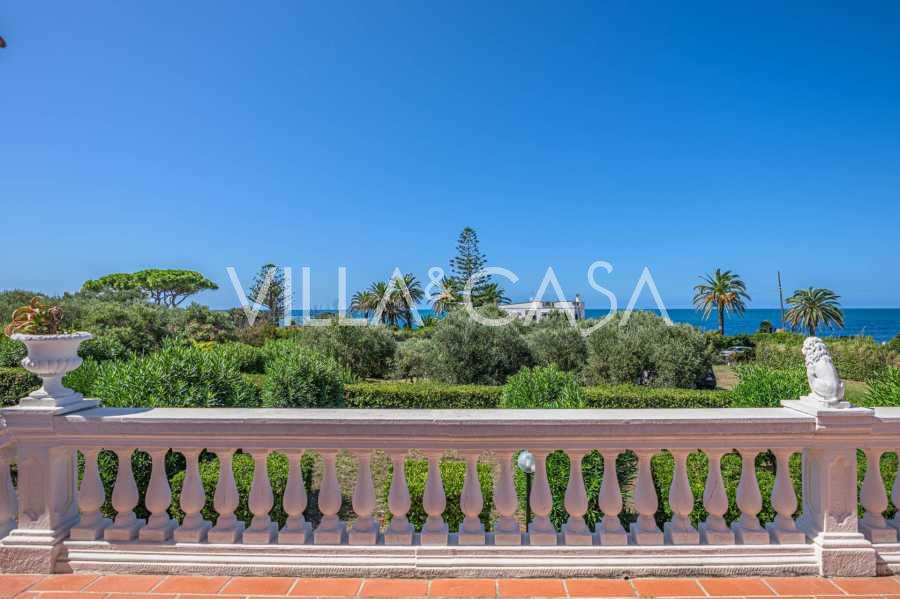 Ainutlaatuinen residenssi Santa Marinellassa