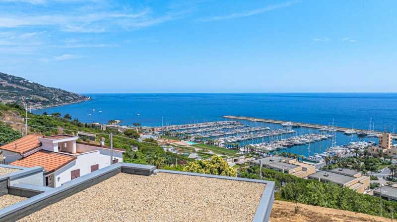 Nykyaikainen huvila Santo Stefano al Maressa