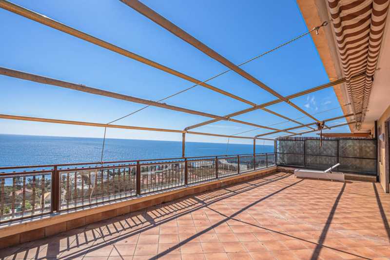 Ylellinen penthouse myytävänä Sanremossa