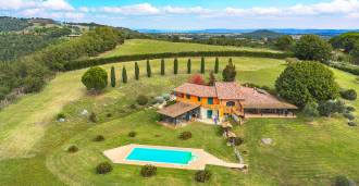 Villa myytävänä Trevignano Romanossa, Bracciano-järvellä