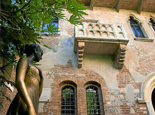 Julian parveke Veronassa, Italiassa